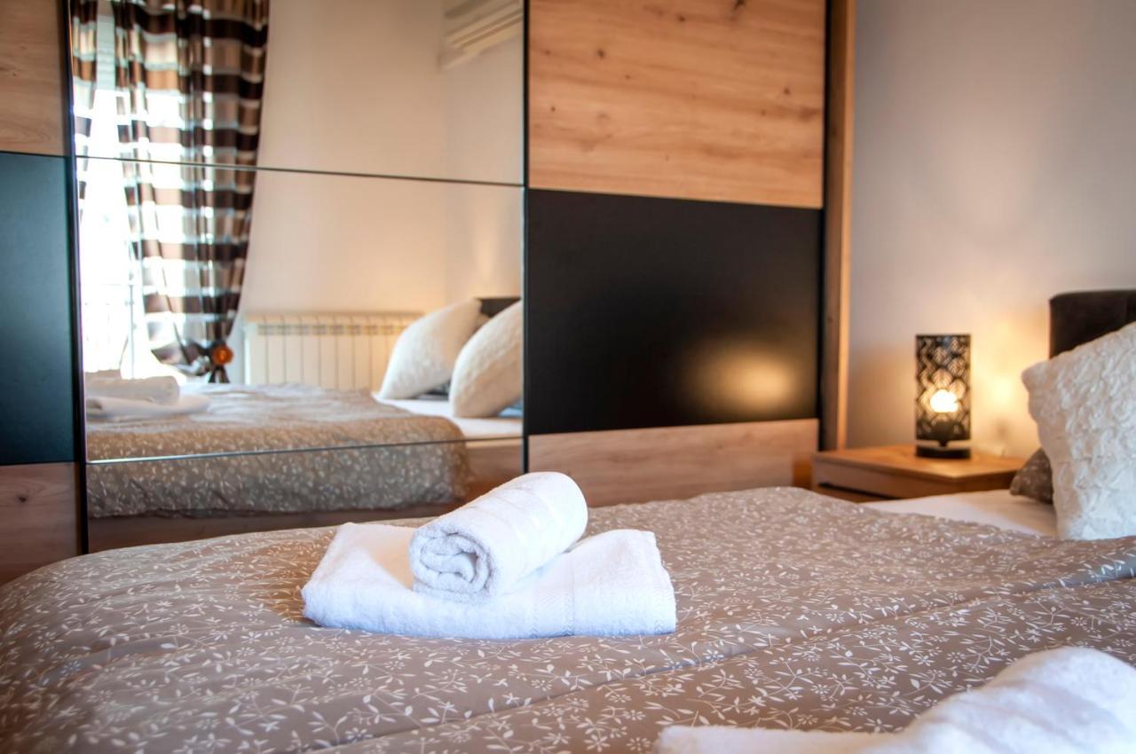 Lea'S Apartment Ровінь Екстер'єр фото