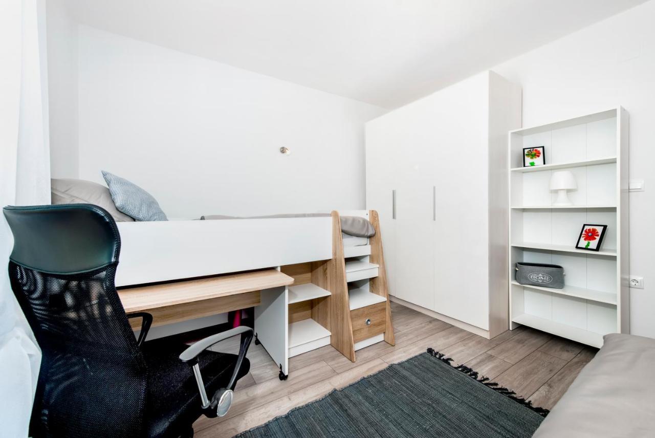Lea'S Apartment Ровінь Екстер'єр фото