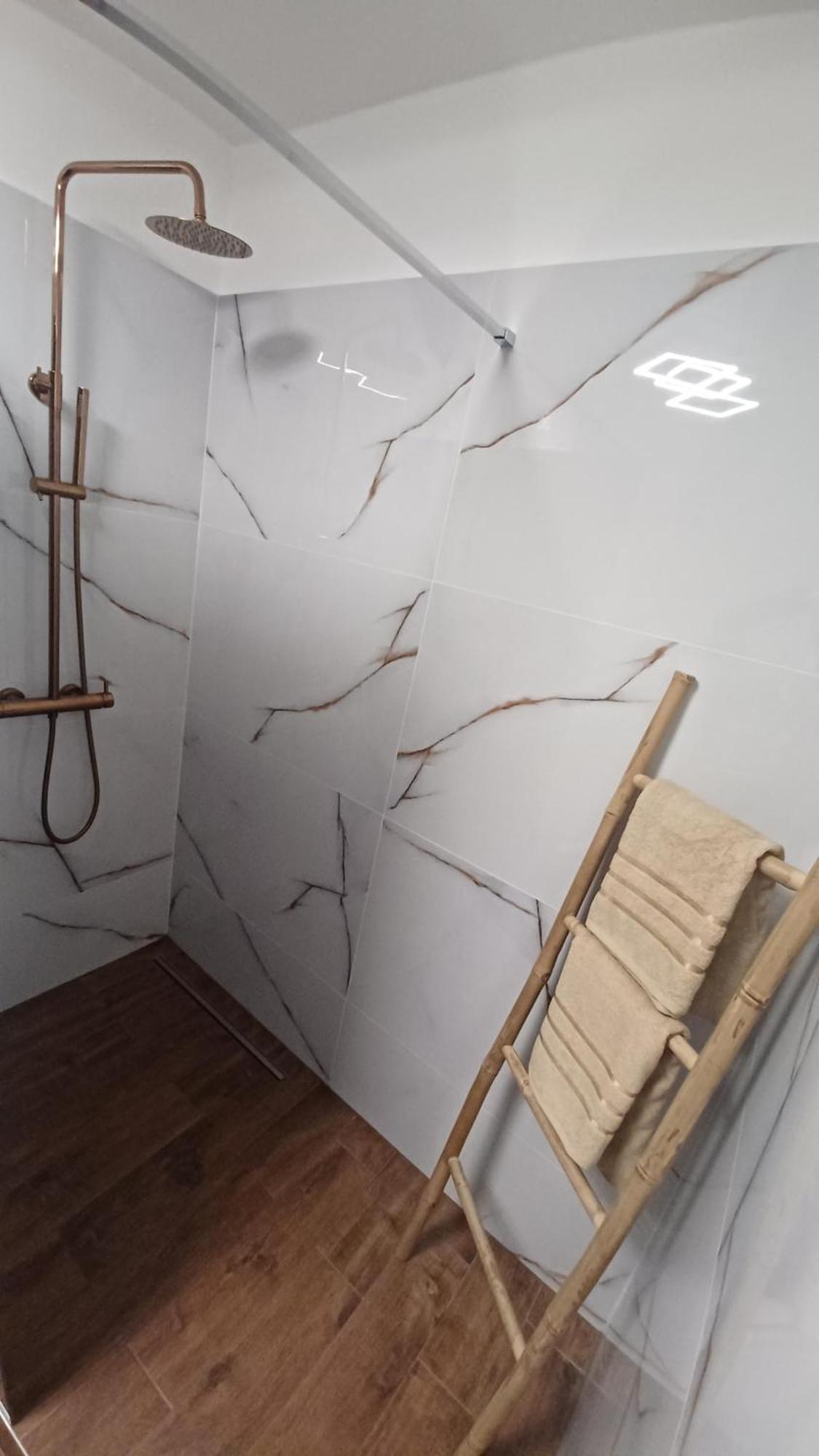 Lea'S Apartment Ровінь Екстер'єр фото